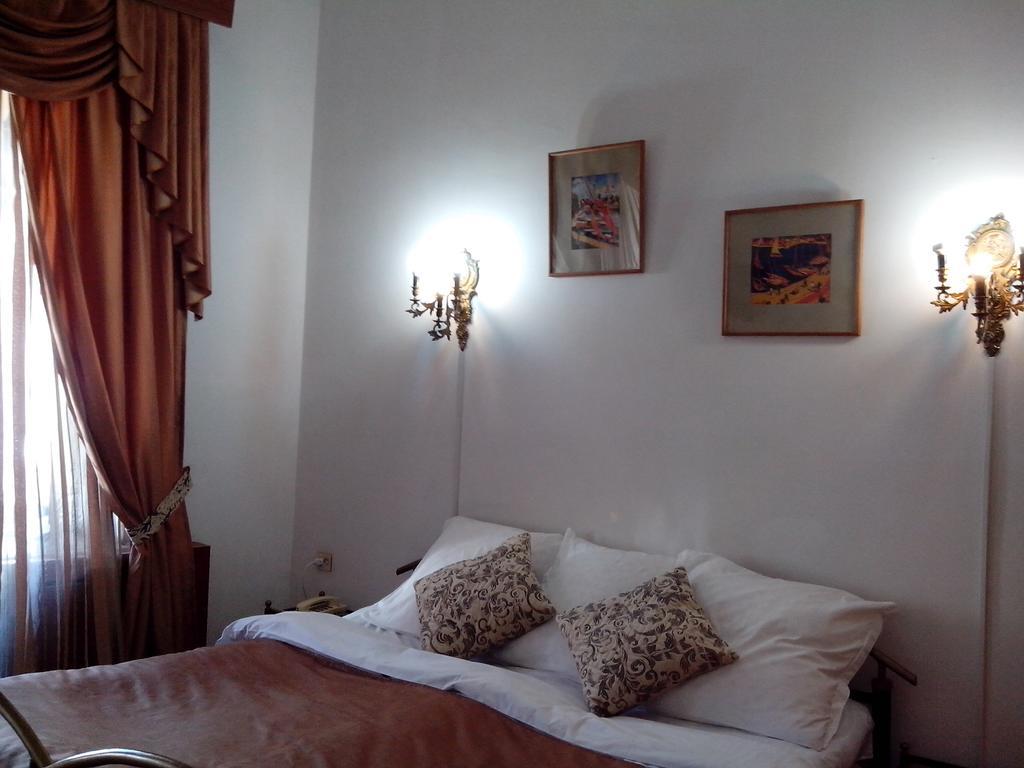 Classic Hotel Tbilisi Bagian luar foto
